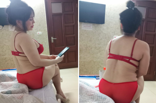 Cặp bưởi chị gái U40 vẫn căng tròn